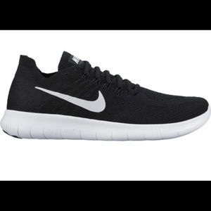 Black Nike Free runs 2017 edition